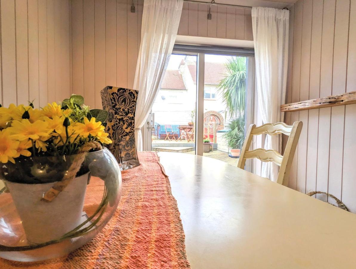 Stunning 4Br House With Free Parking - By Innit 브라이턴 외부 사진